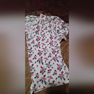Rue21 Pink and White Floral Top